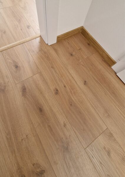 Realizácia: Parador Classic 1050 Dub Tradition prírodný