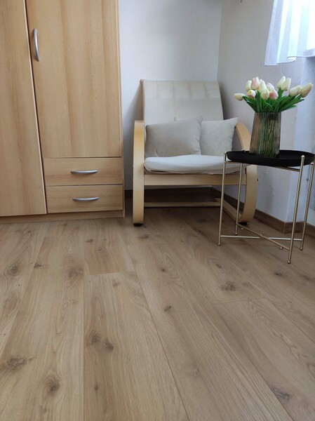 Realizácia: Laminátová podlaha Dub Tradition prírodný