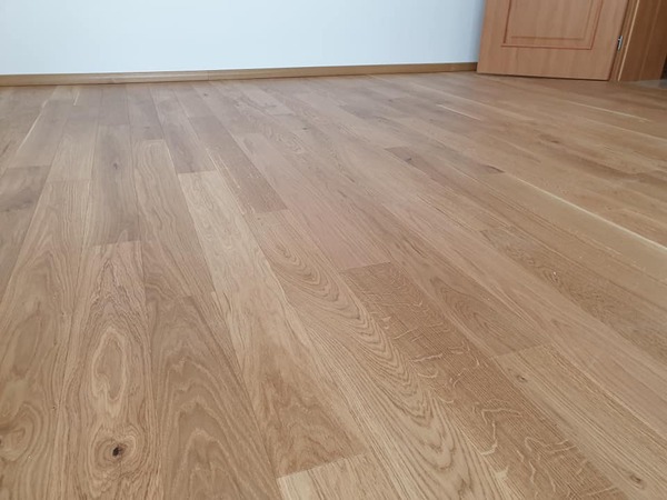Realizácia: Drevená 3-vrstvová podlaha Dub P1744849