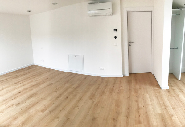 FOTO realizácia: Kompozitná podlaha Modular ONE Dub Pure prírodný P1730766