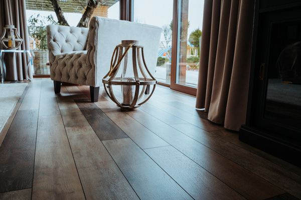 Realizácia: Laminátová podlaha Shufflewood wild P1601433