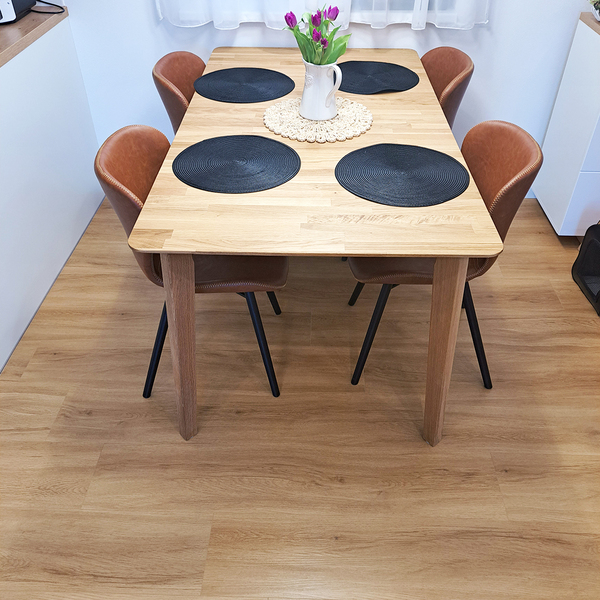 Realizácia: Kompozitná podlaha SPC Dub Sierra prírodný P1743007