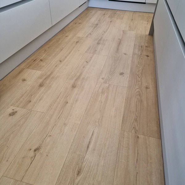 Kompozitná podlaha SPC Basic 5.3 Dub Infinity prírodný 1744607