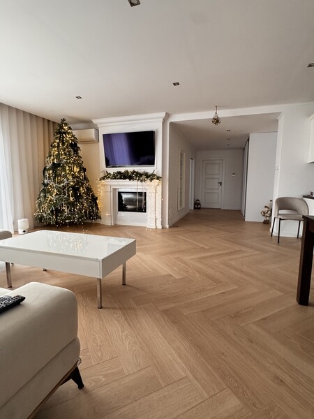 Kompletná realizácia laminátovej podlahy PARADOR Trendtime 3 studioline prírodný P1747866 herringbone