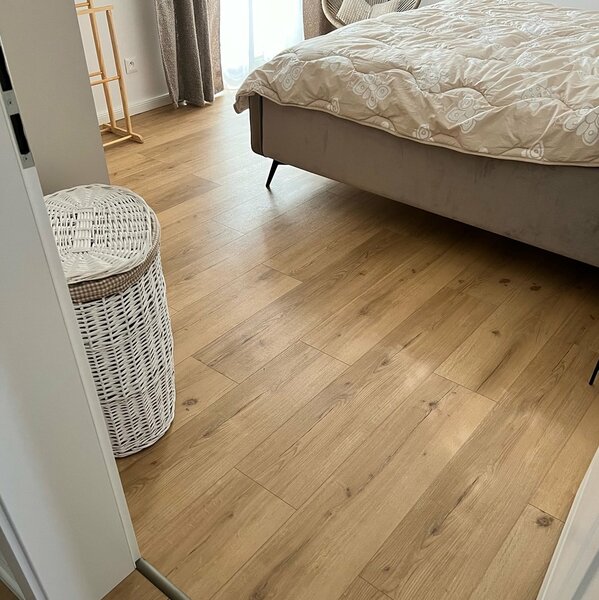 Kompozitná podlaha PARADOR SPC Basic 5.3 Dub Infinity prírodný P1744607