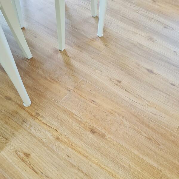 Kompozitná podlaha SPC Basic 5.3 Dub prírodný P1743004 